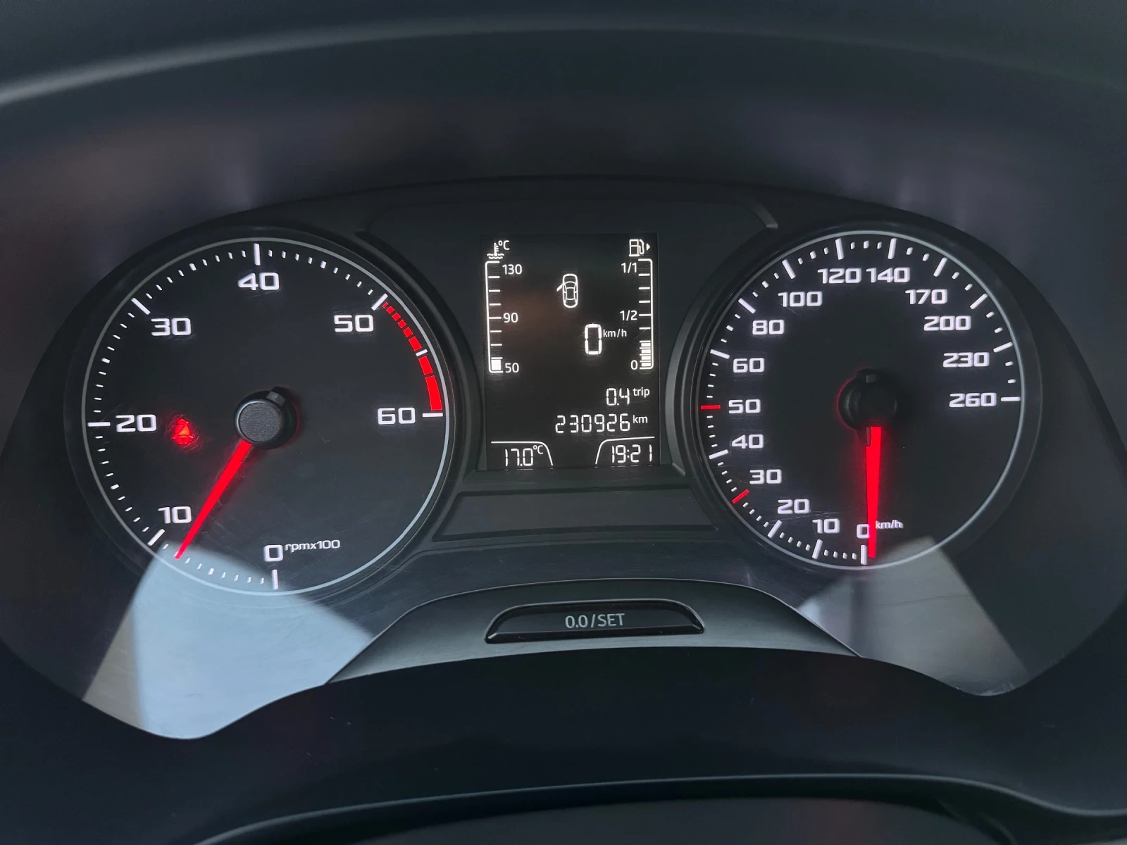 Seat Leon 1.6 TDI 90 к.с. Сервизна история - изображение 10