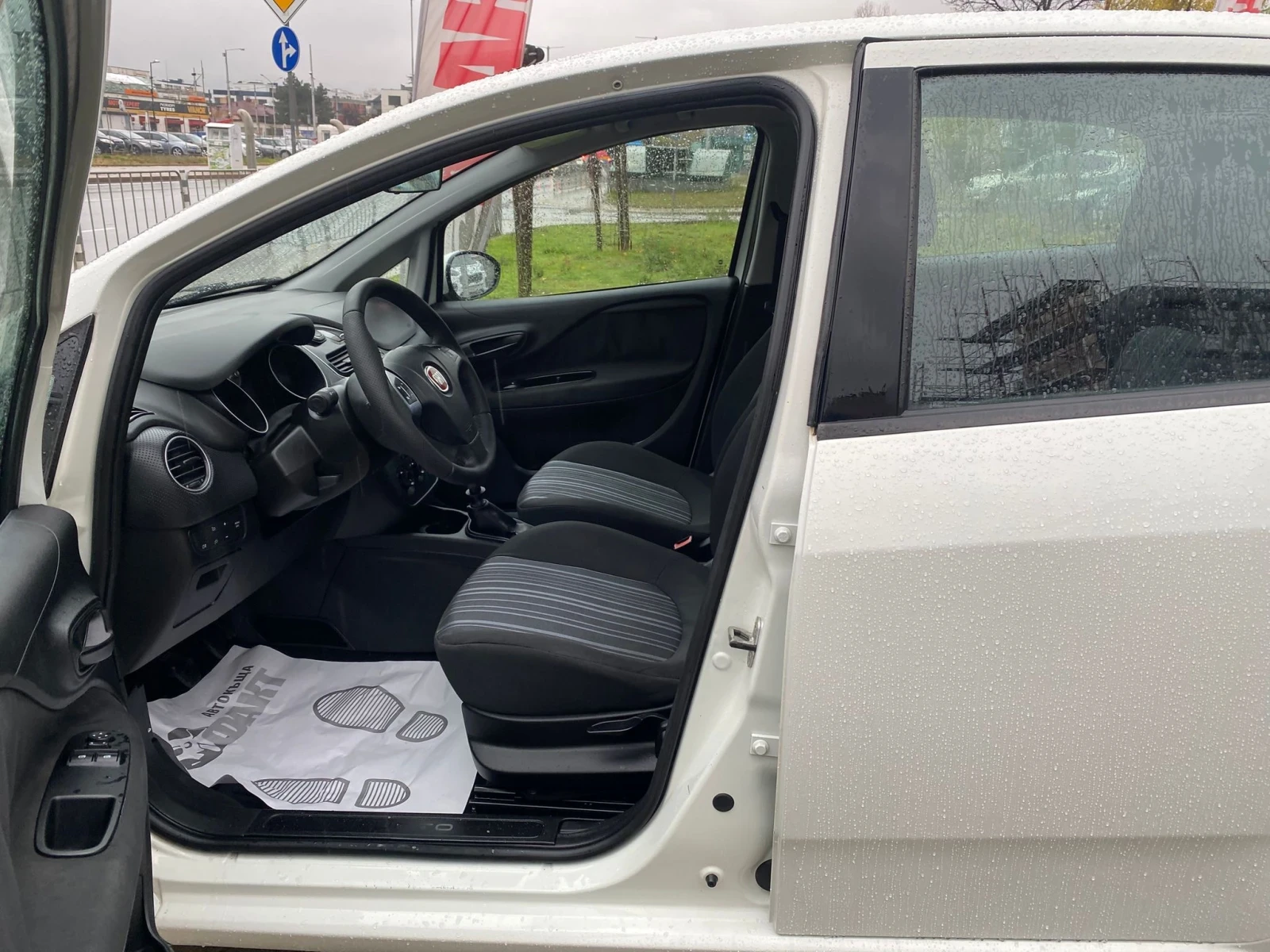 Fiat Punto 1.2i/EURO.5A - изображение 8