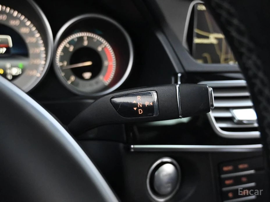 Mercedes-Benz E 250  - изображение 9