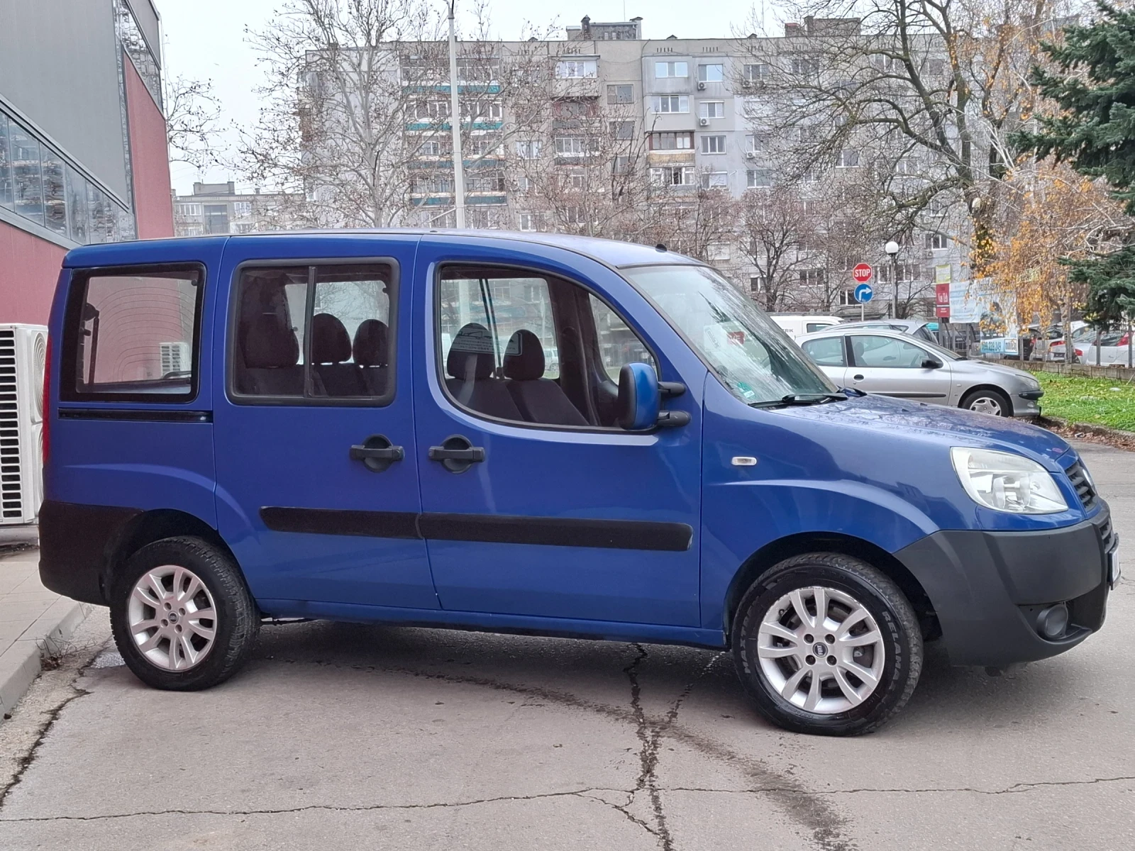 Fiat Doblo 1.4i * КЛИМАТИК * EURO 4 * , снимка 6 - Автомобили и джипове - 53892369