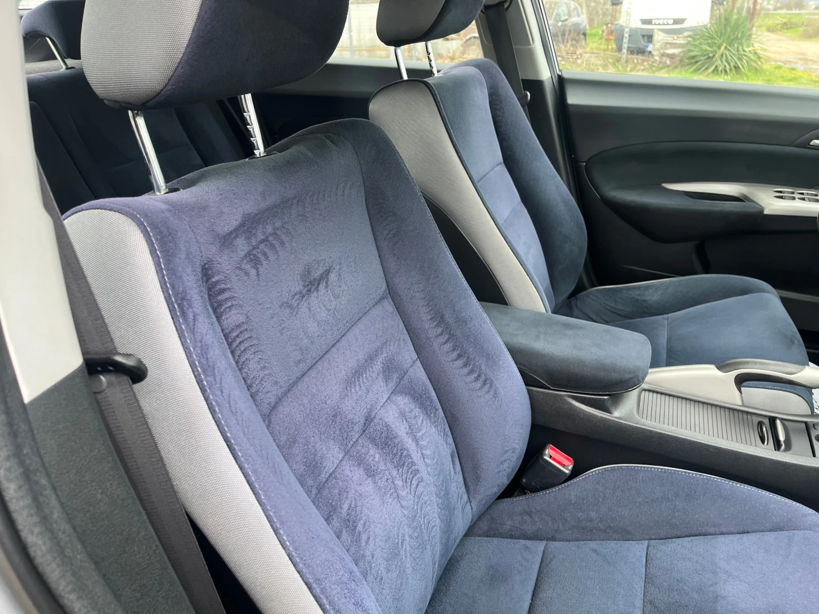 Honda Civic 1.4i-83-ITALIA, снимка 6 - Автомобили и джипове - 54061566