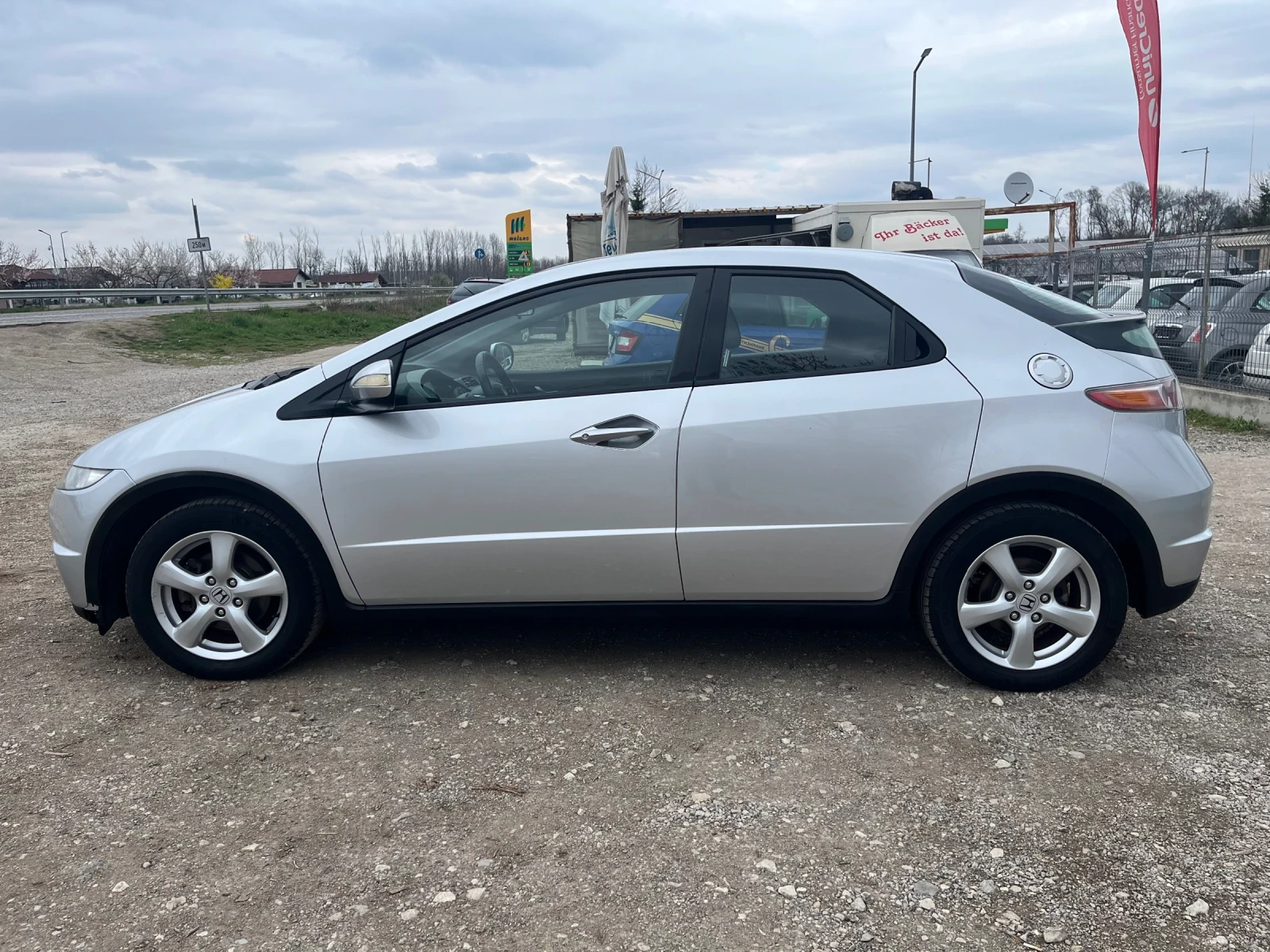 Honda Civic 1.4i-83-ITALIA, снимка 12 - Автомобили и джипове - 54061566