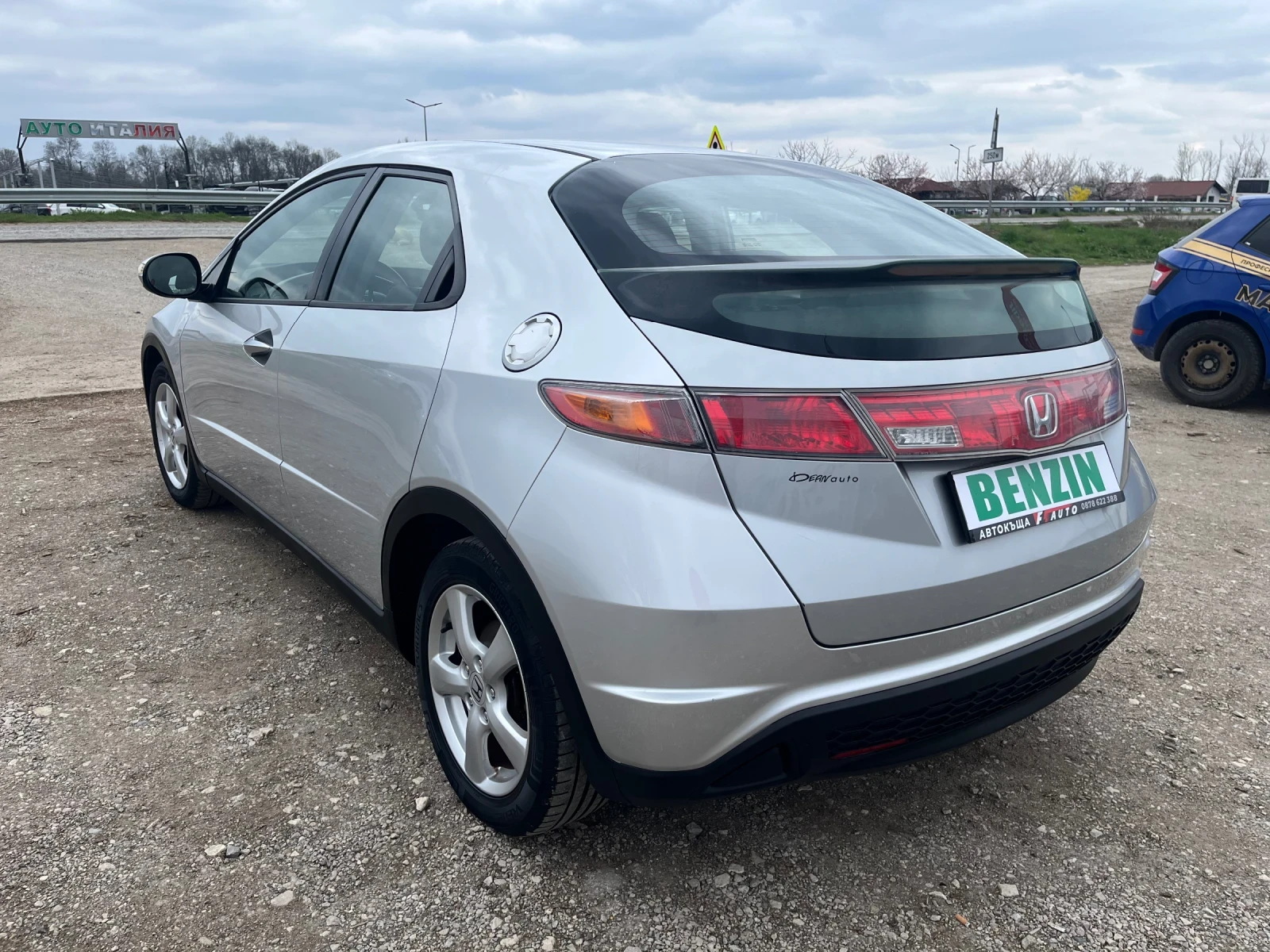 Honda Civic 1.4i-83-ITALIA, снимка 11 - Автомобили и джипове - 54061566