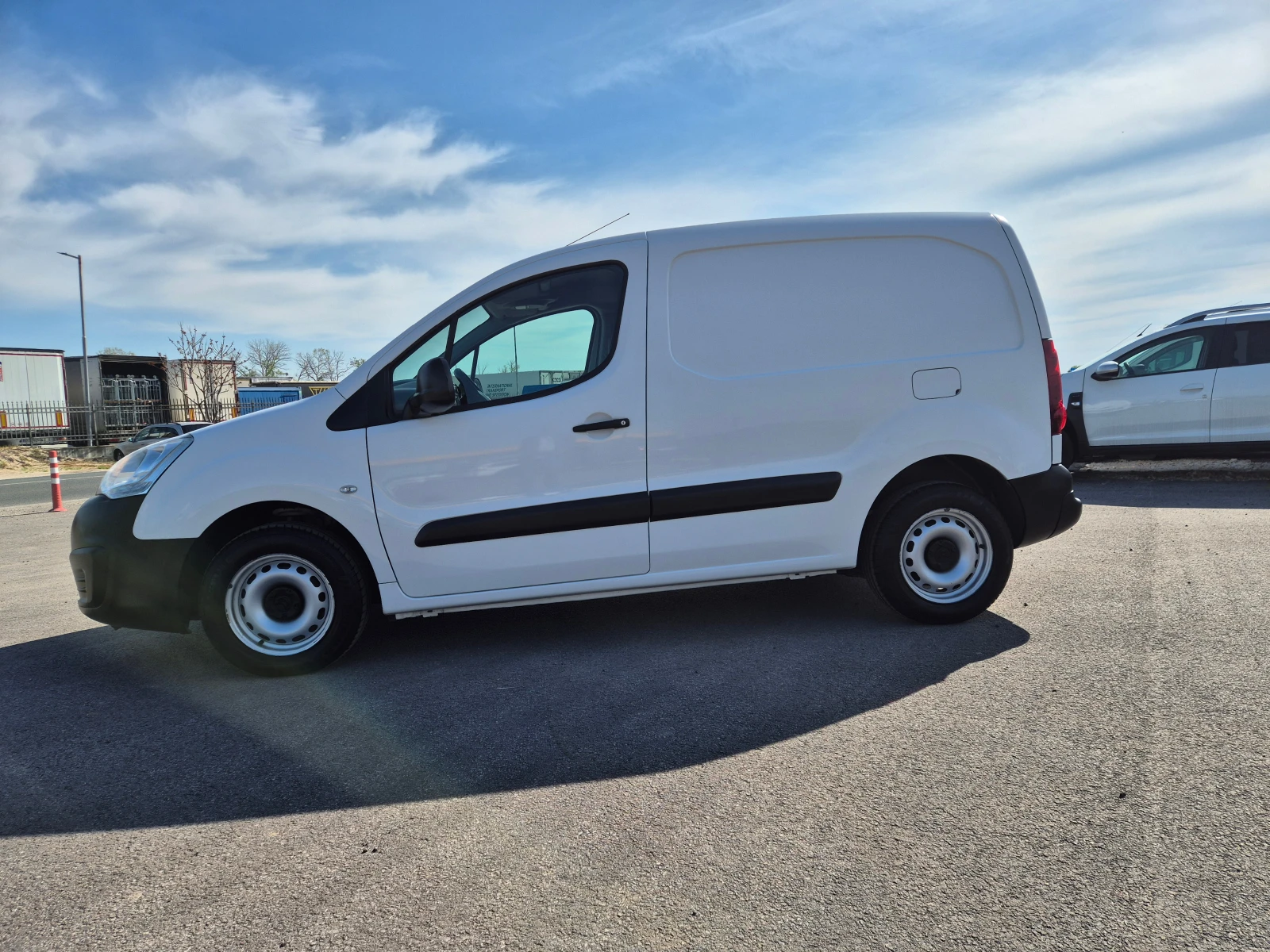 Citroen Berlingo 1, 6 HDI- M/T100кс, снимка 2 - Автомобили и джипове - 54300791