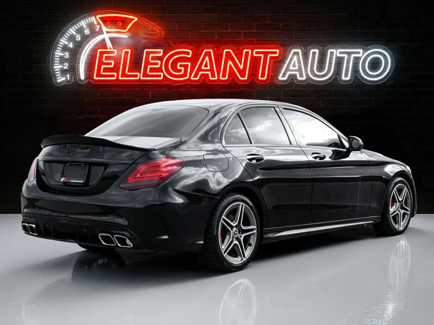 Mercedes-Benz C 300 AMG* C63s Pkg* Carbon* Burmester* Панорама* Face, снимка 4 - Автомобили и джипове - 54410978