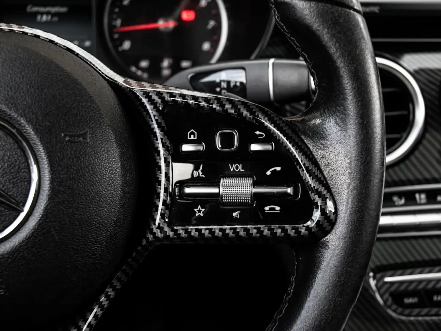 Mercedes-Benz C 300 AMG* C63s Pkg* Carbon* Burmester* Панорама* Face, снимка 11 - Автомобили и джипове - 54410978