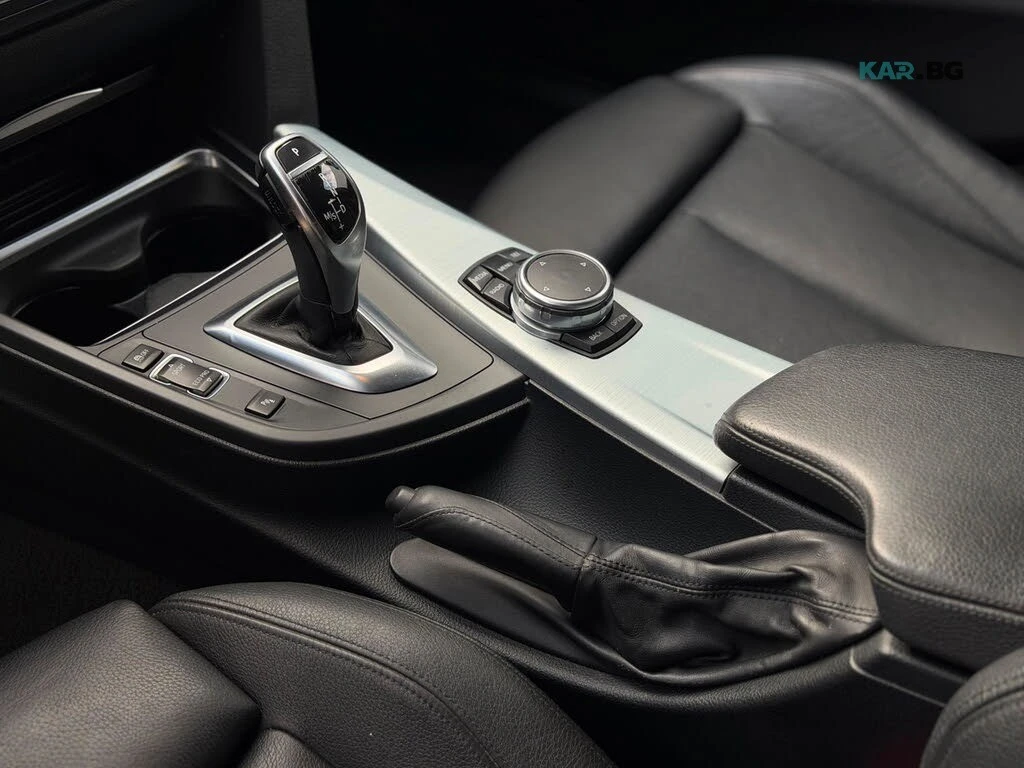 BMW 335 xDrive* Sedan* АвтоКредит* (ЦЕНА ДО БГ), снимка 10 - Автомобили и джипове - 54899735