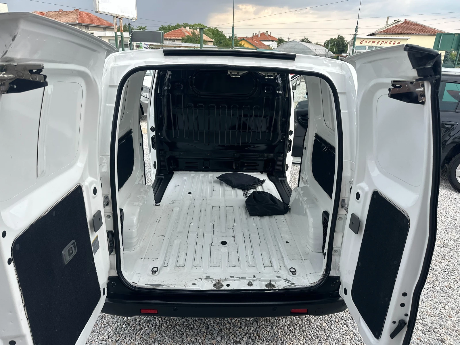 Nissan e-NV200 50kw/h, снимка 9 - Автомобили и джипове - 55130997