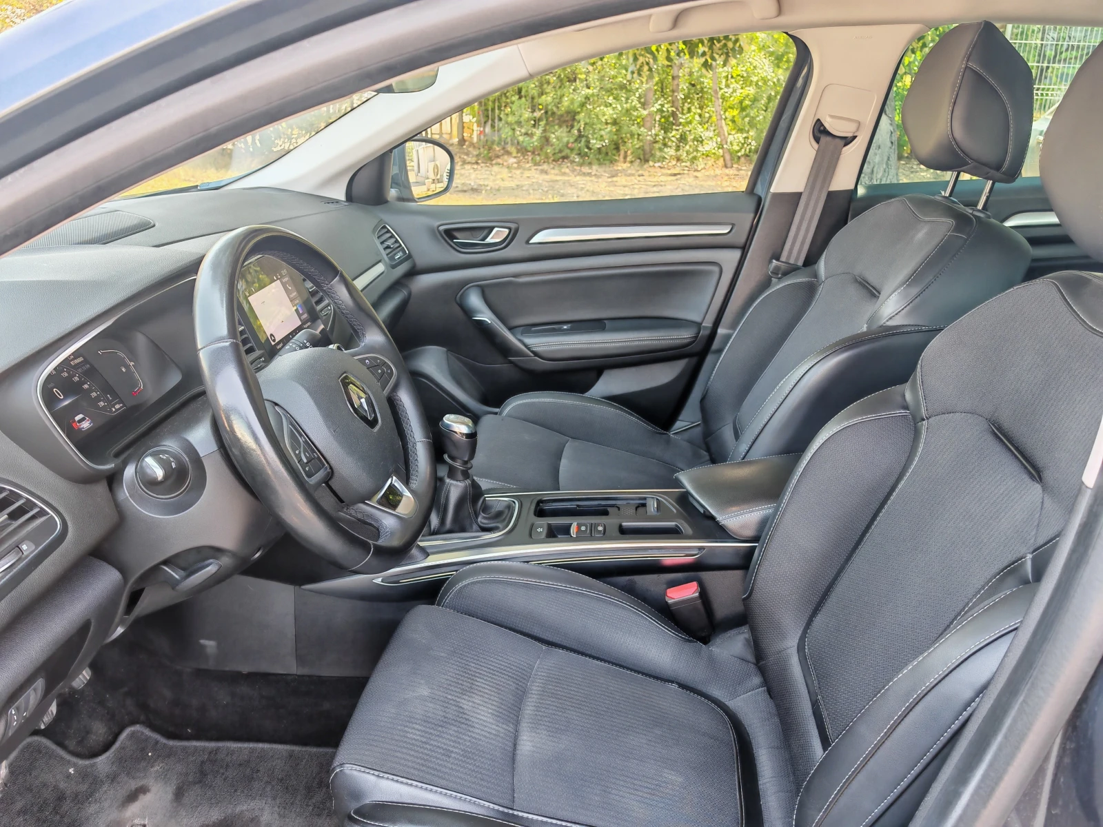 Renault Megane SW 1.33Tce 140, снимка 7 - Автомобили и джипове - 55395340