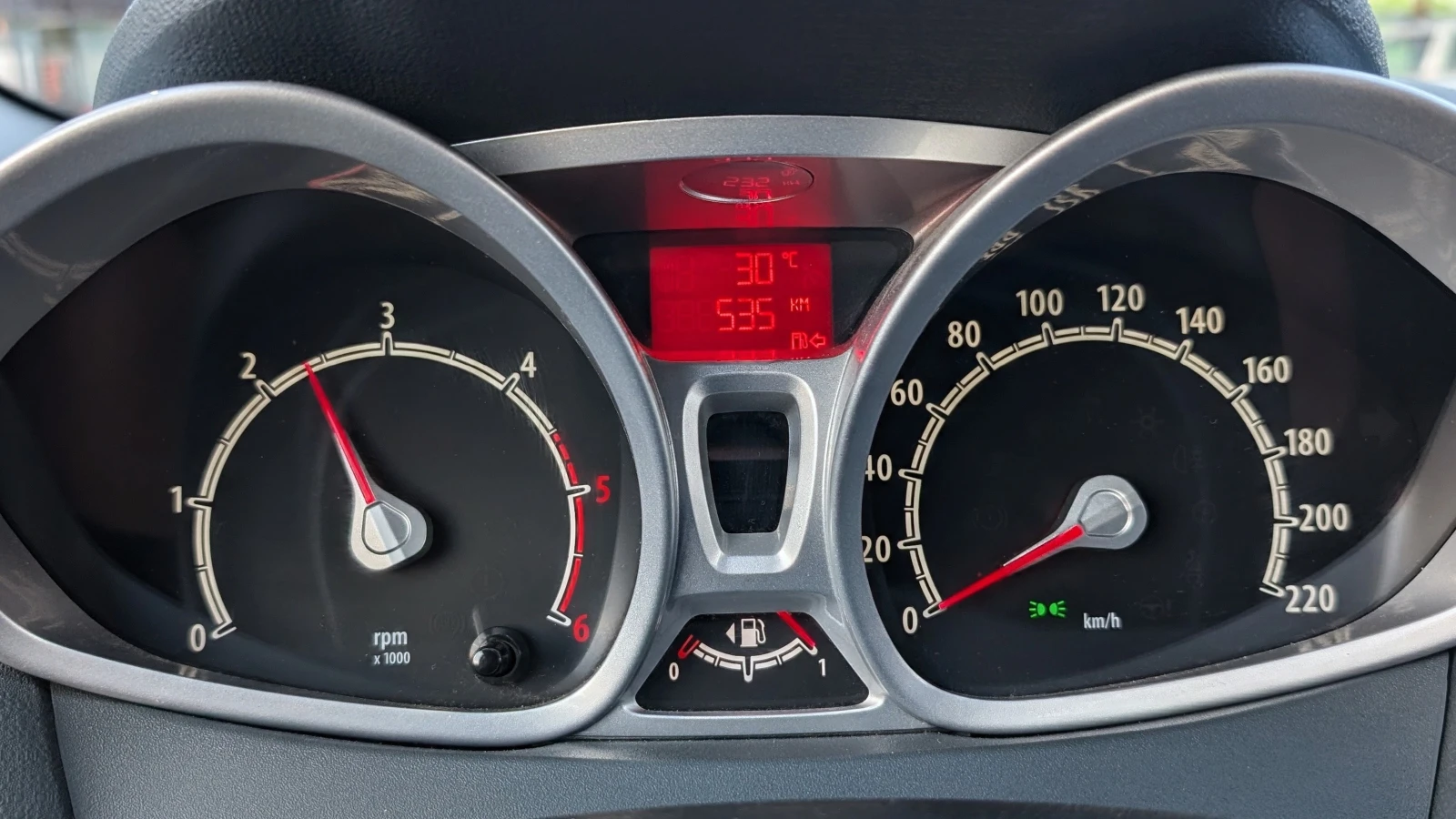 Ford Fiesta Titanium, снимка 14 - Автомобили и джипове - 55839293