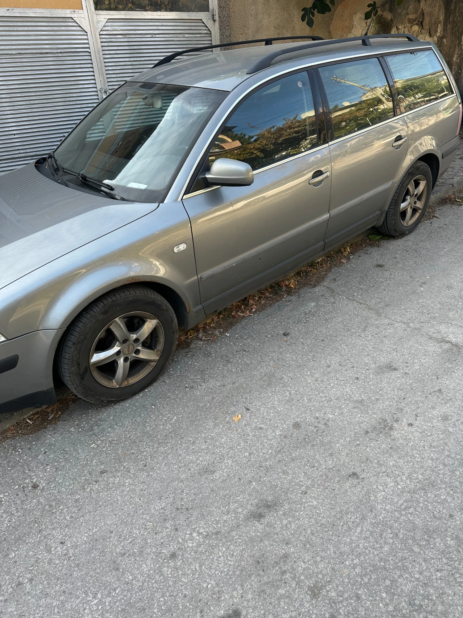 VW Passat 1.9 tdi, снимка 5 - Автомобили и джипове - 56111469