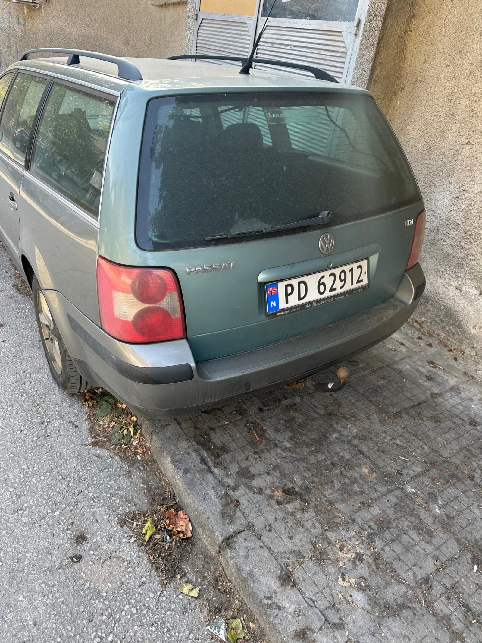 VW Passat 1.9 tdi, снимка 4 - Автомобили и джипове - 56111469