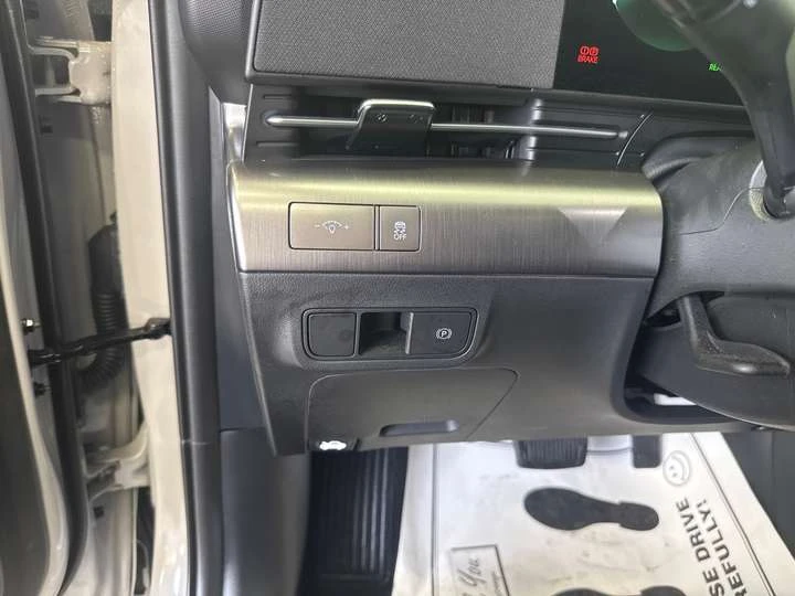 Hyundai Kona PREFERRED/TREND/LEATHER/ROOF/NAV/OFF HYUNDAI LEASE, снимка 17 - Автомобили и джипове - 53736504