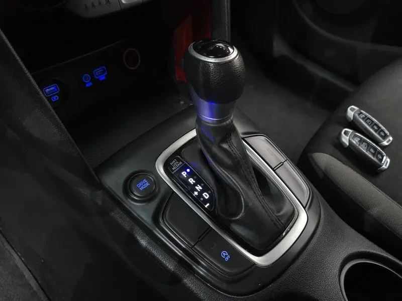 Hyundai Kona 1.6, снимка 9 - Автомобили и джипове - 54639975