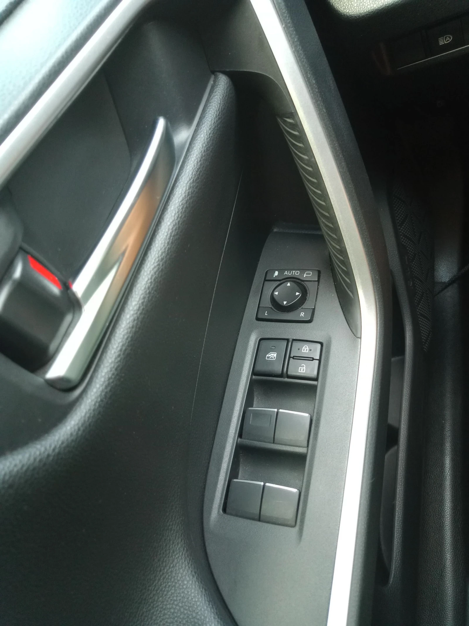 Toyota Rav4  - изображение 9