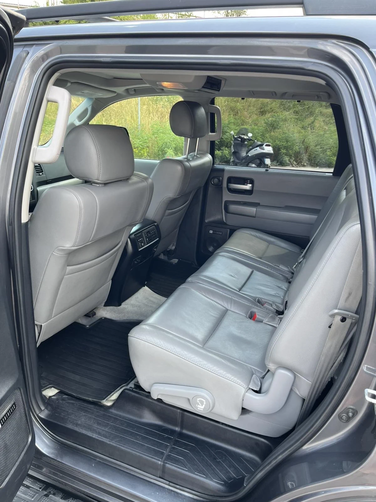 Toyota Sequoia 5.7 Limited | Mobile.bg — изображение 11