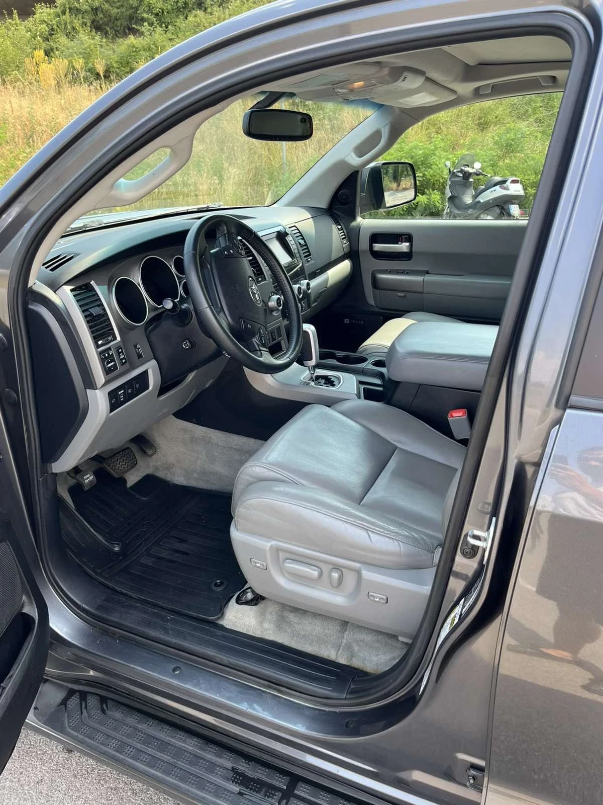 Toyota Sequoia 5.7 Limited | Mobile.bg — изображение 10