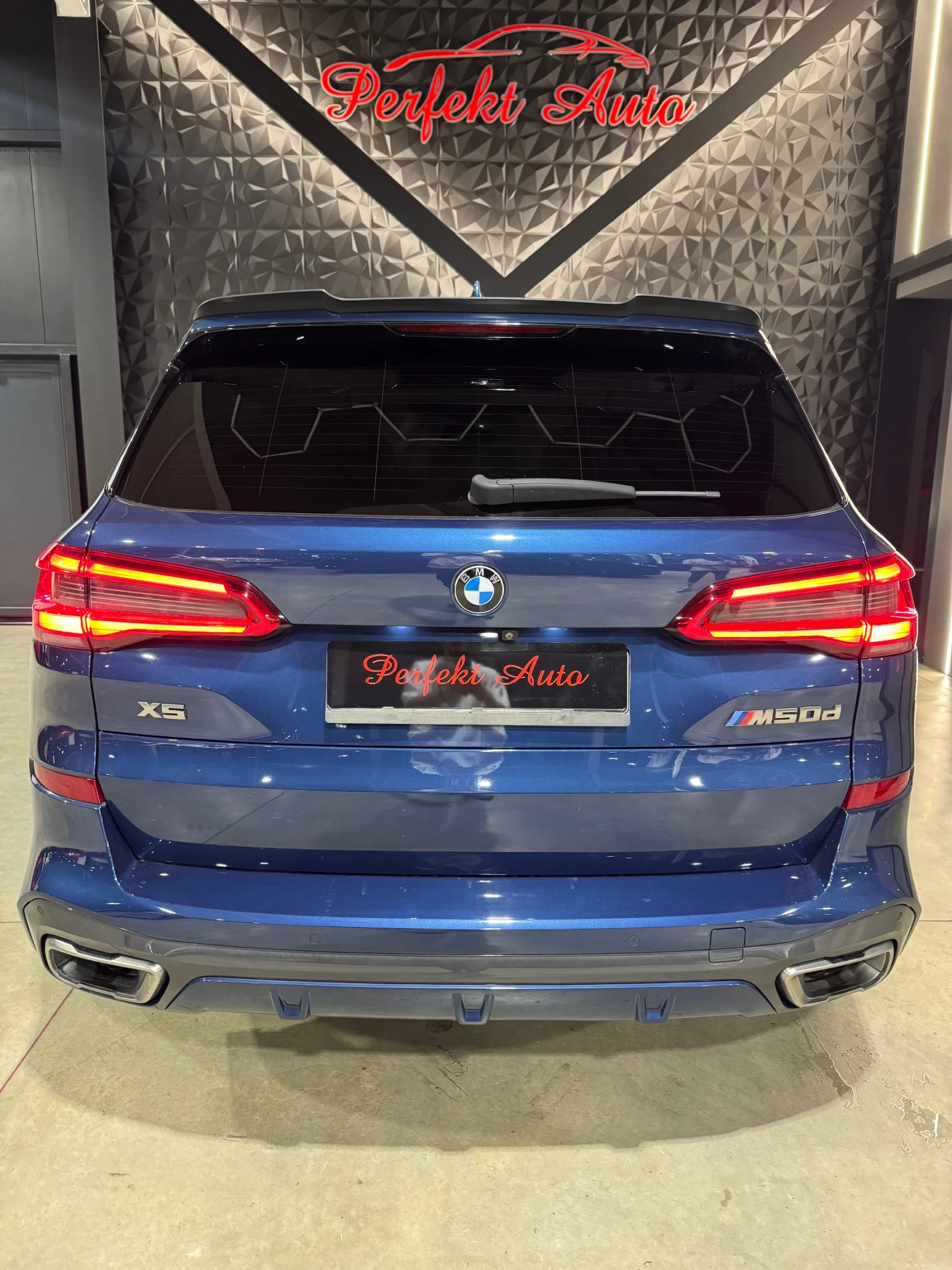 BMW X5 M50d xDrive* LED Панорама * HEAD UP * SWAROVSKI *  - изображение 4