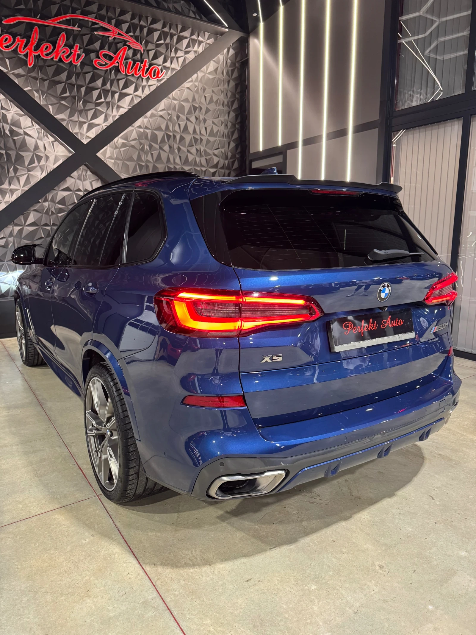 BMW X5 M50d xDrive* LED Панорама * HEAD UP * SWAROVSKI *  - изображение 3