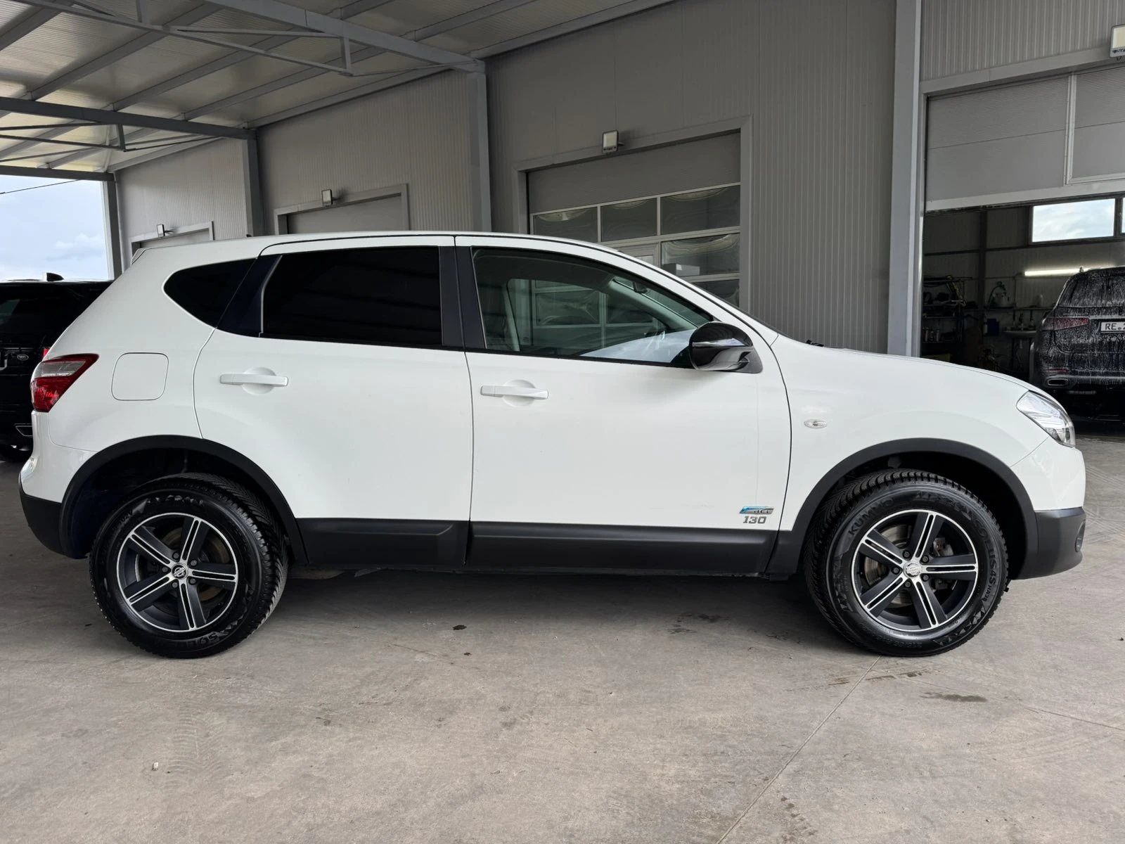 Nissan Qashqai DCI* 130ps* 6ск* ПАРКТРОНИК, снимка 6 - Автомобили и джипове - 54595885