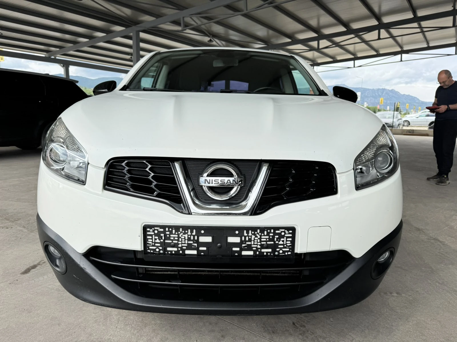 Nissan Qashqai DCI* 130ps* 6ск* ПАРКТРОНИК, снимка 8 - Автомобили и джипове - 54595885