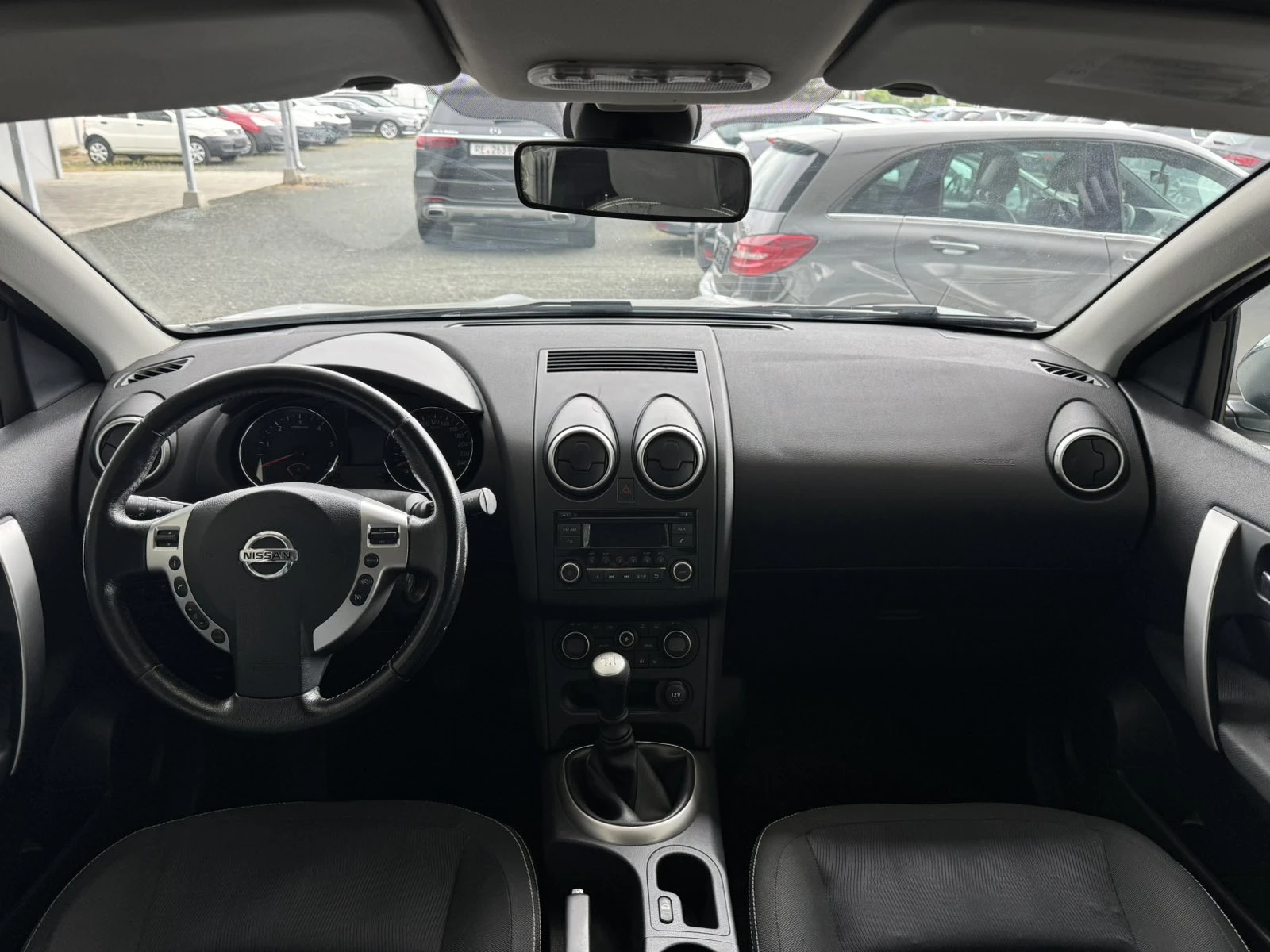 Nissan Qashqai DCI* 130ps* 6ск* ПАРКТРОНИК, снимка 11 - Автомобили и джипове - 54595885