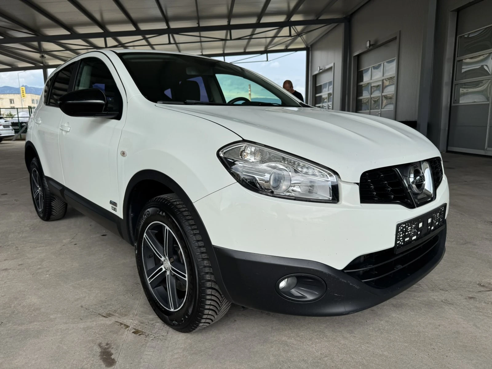Nissan Qashqai DCI* 130ps* 6ск* ПАРКТРОНИК, снимка 7 - Автомобили и джипове - 54595885