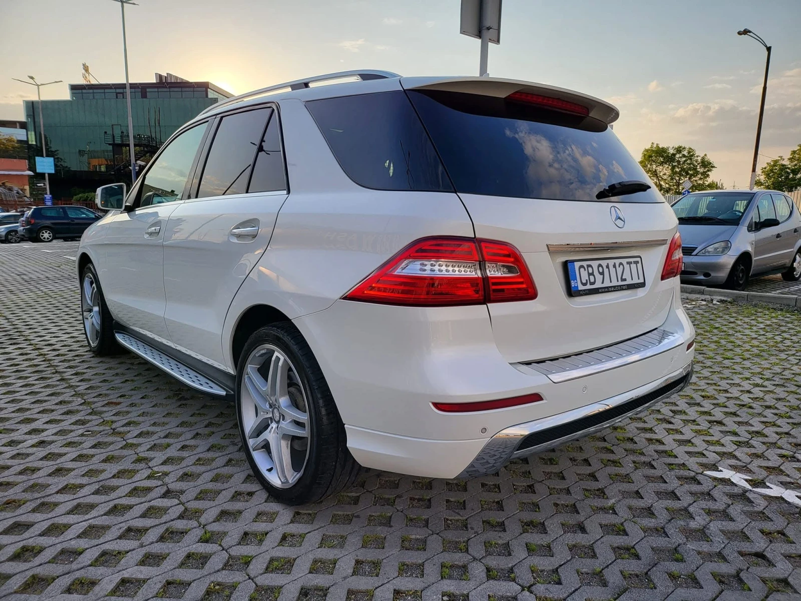 Mercedes-Benz ML 350 Германия ФУЛ Екстри AMG paket, снимка 12 - Автомобили и джипове - 54653351