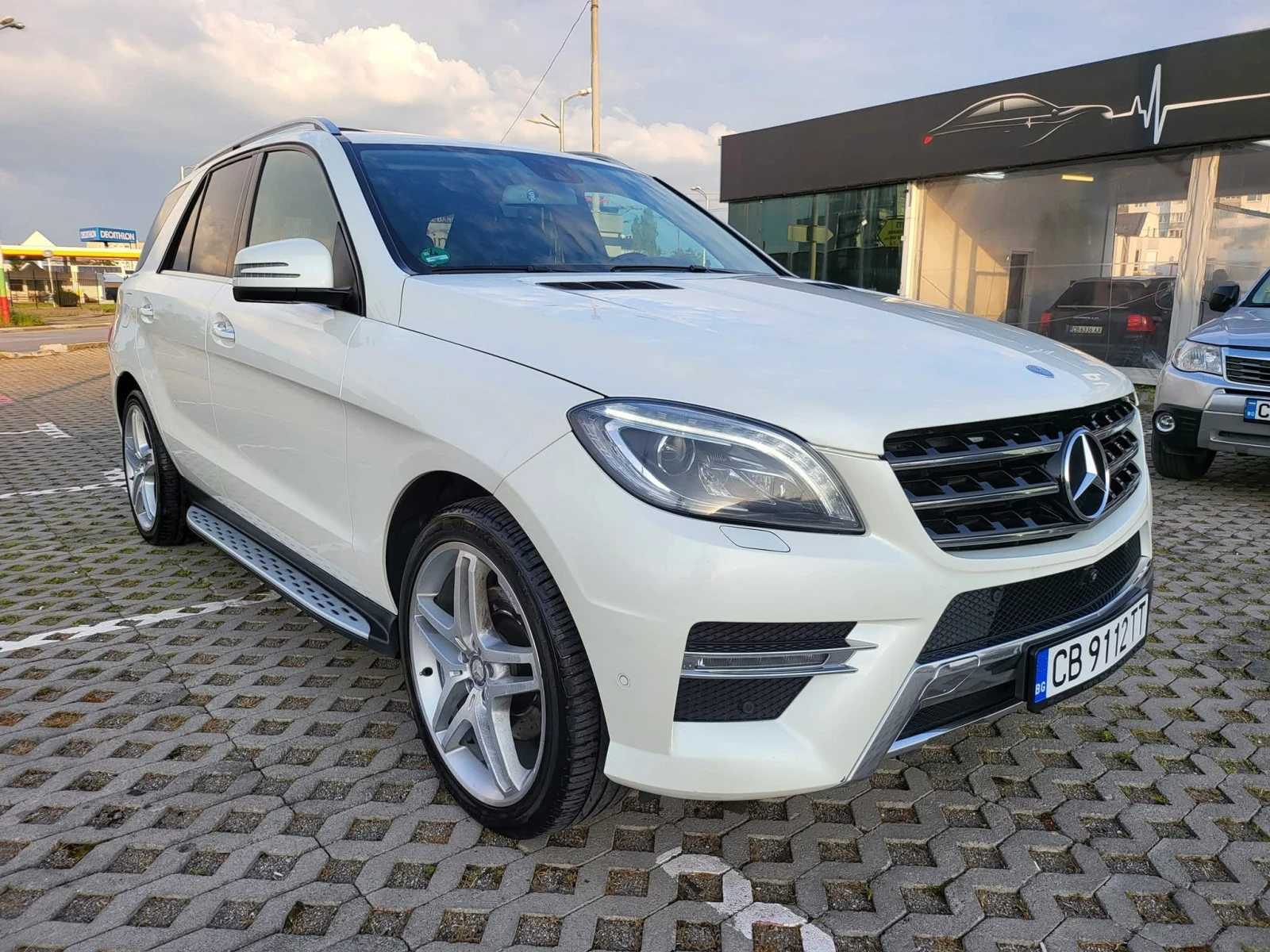 Mercedes-Benz ML 350 Германия ФУЛ Екстри AMG paket, снимка 8 - Автомобили и джипове - 54653351