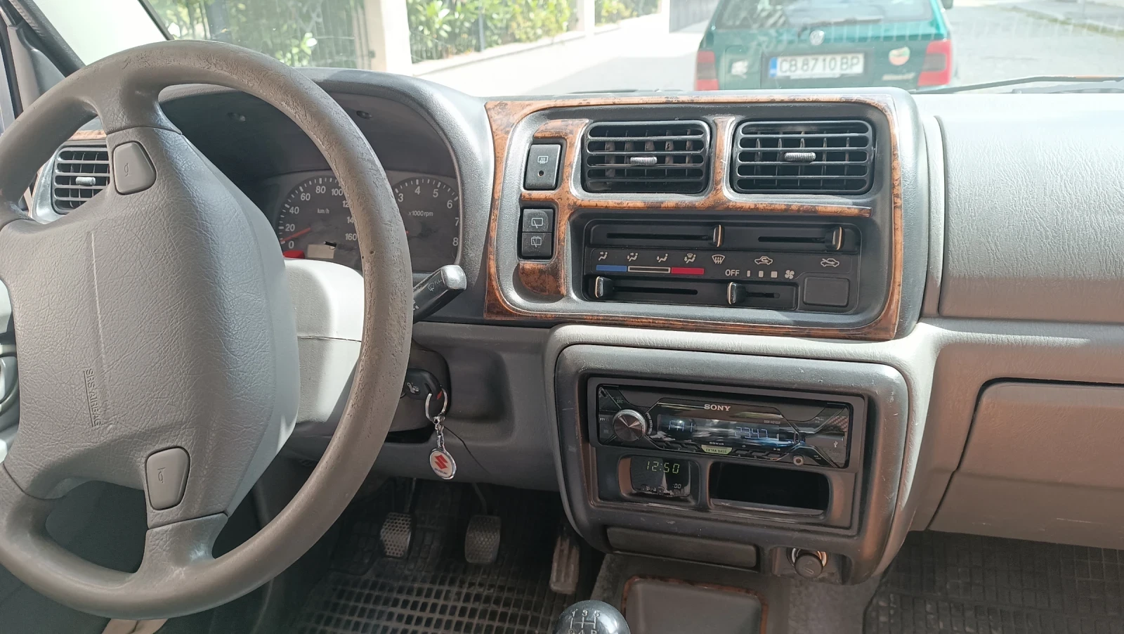 Suzuki Jimny 1, 3 / бензин, снимка 9 - Автомобили и джипове - 54800010