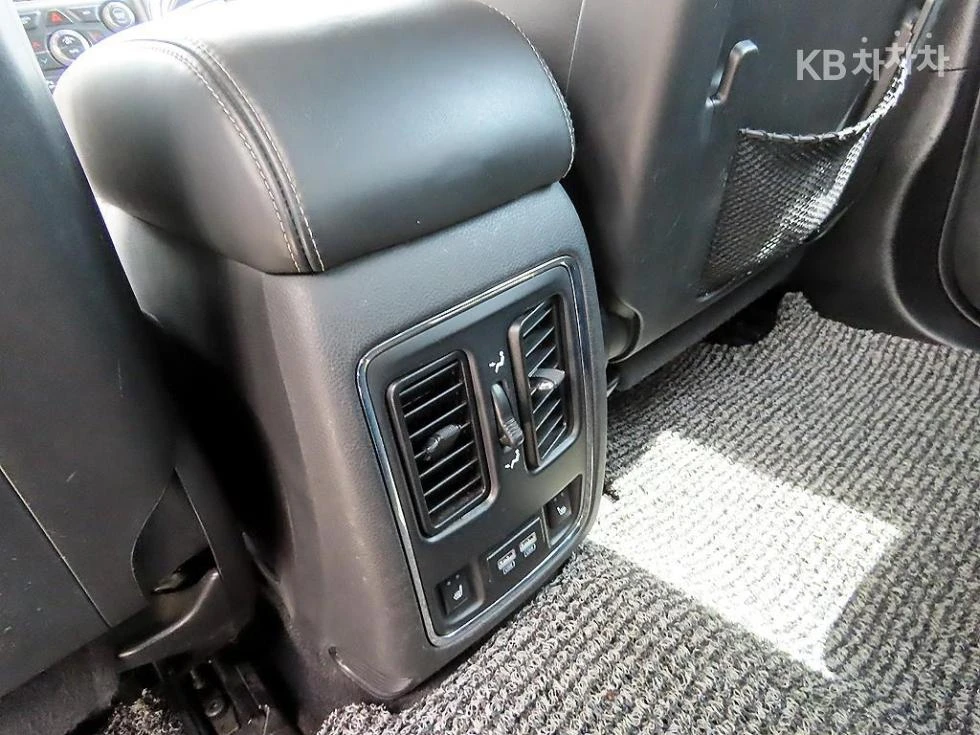 Jeep Grand Wagoneer, снимка 14 - Автомобили и джипове - 54858545