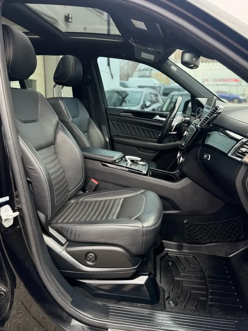 Mercedes-Benz GLE 500 550/ 4MATIC AMG LINE/360CAM/PANORAMA/SHADOW LINE/, снимка 12 - Автомобили и джипове - 55152082