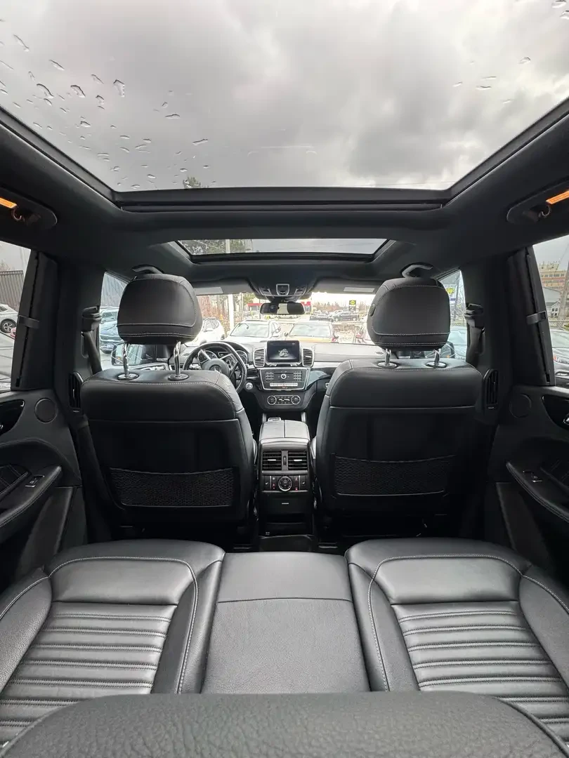 Mercedes-Benz GLE 500 550/ 4MATIC AMG LINE/360CAM/PANORAMA/SHADOW LINE/, снимка 7 - Автомобили и джипове - 55152082
