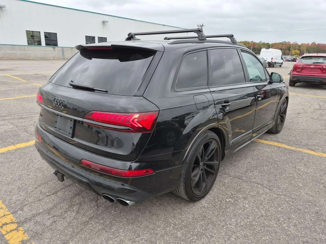 Audi SQ7 MATRIX| MASSAGE| ВЪЗДУХ| B&O| 2 КЛЮЧА| , снимка 3 - Автомобили и джипове - 56324357