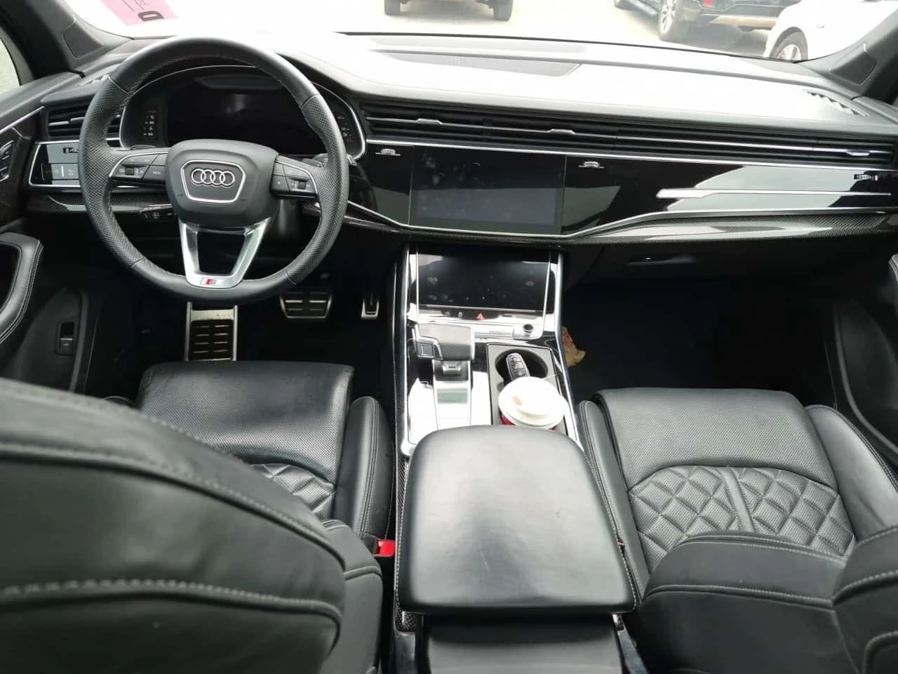 Audi SQ7 MATRIX| MASSAGE| ВЪЗДУХ| B&O| 2 КЛЮЧА| , снимка 10 - Автомобили и джипове - 56324357