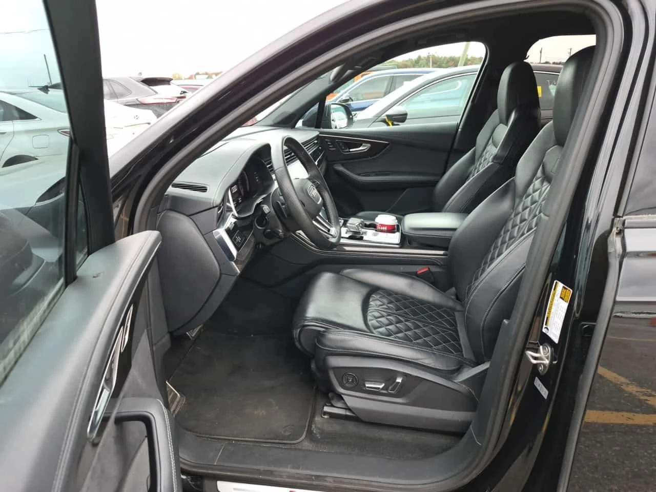 Audi SQ7 MATRIX| MASSAGE| ВЪЗДУХ| B&O| 2 КЛЮЧА| , снимка 5 - Автомобили и джипове - 56324357