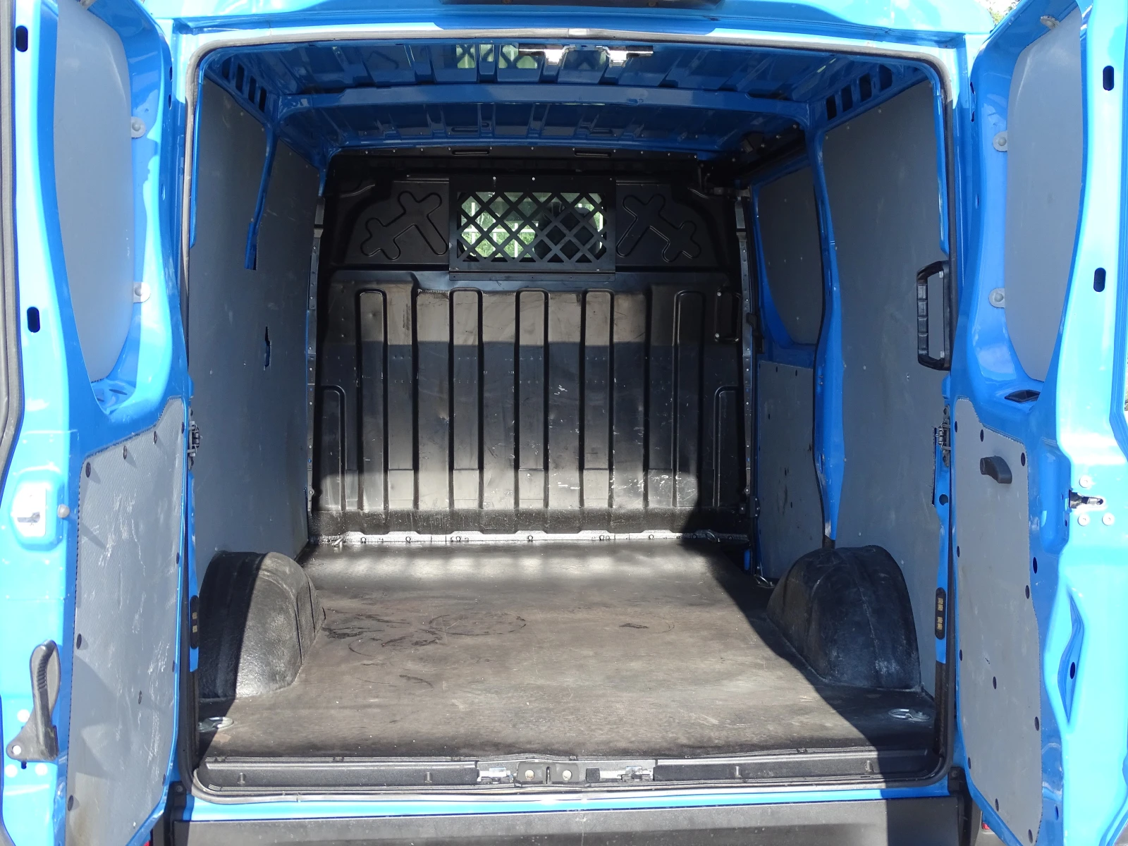 Iveco Daily 35S14 * * КЛИМАТИК* * , снимка 7 - Бусове и автобуси - 55381080