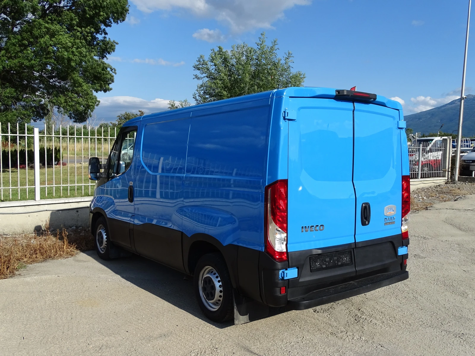 Iveco Daily 35S14 * * КЛИМАТИК* * , снимка 4 - Бусове и автобуси - 55381080