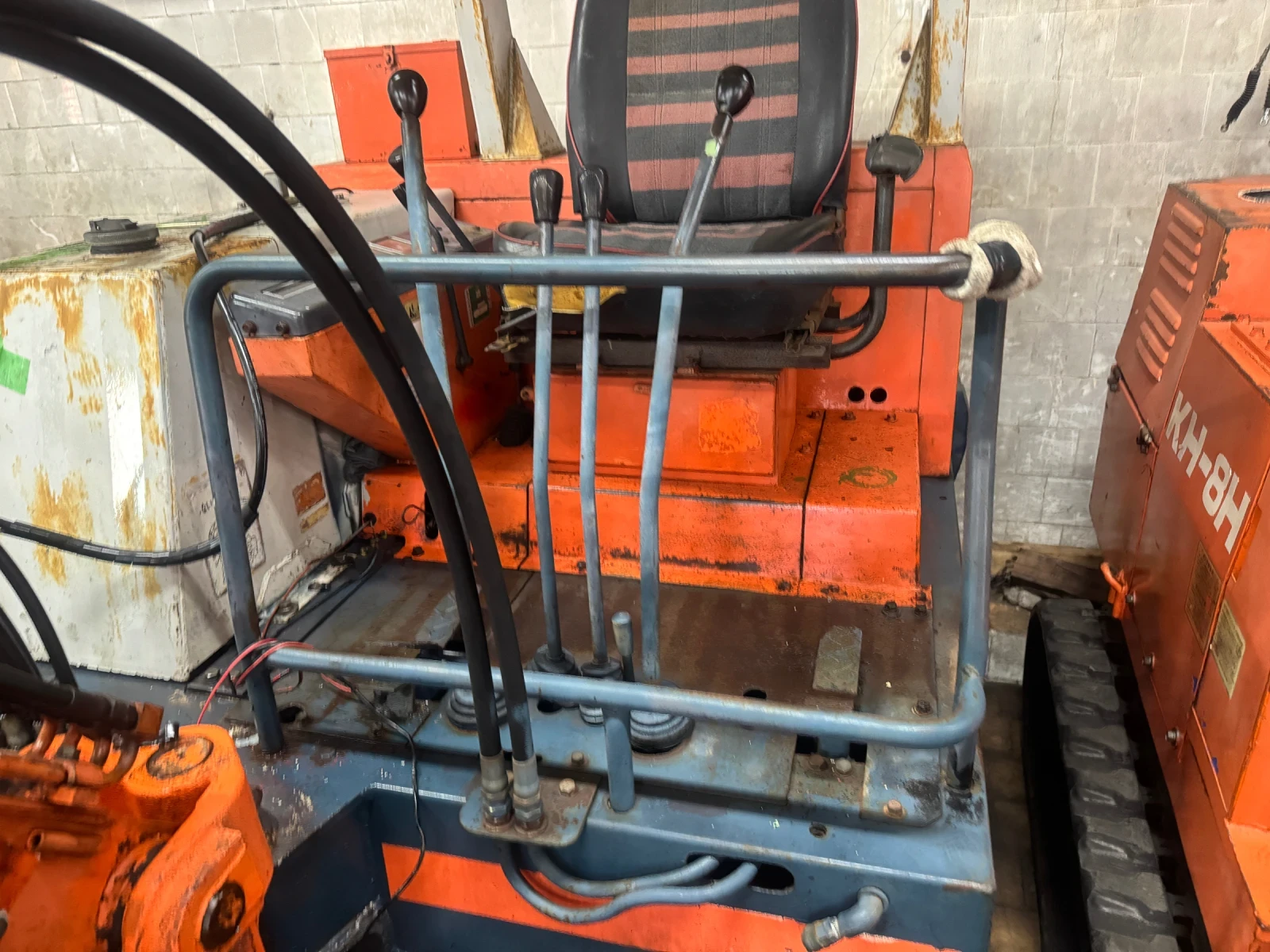 Трактор Kubota KH70 - изображение 7