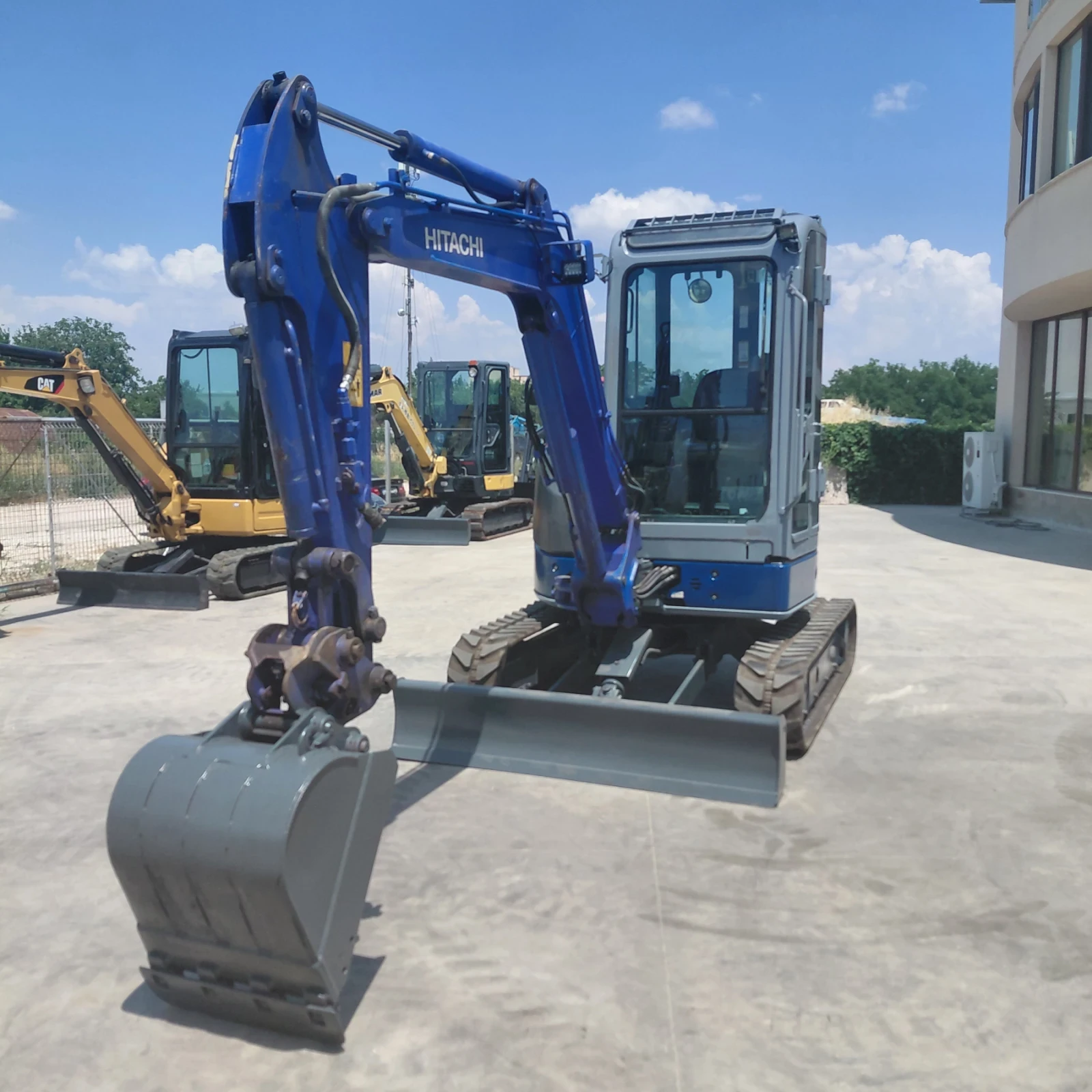 ����� Hitachi ZX35U * ��������, ������������, ����� �� ��� *  | Mobile.bg � ����������� 8