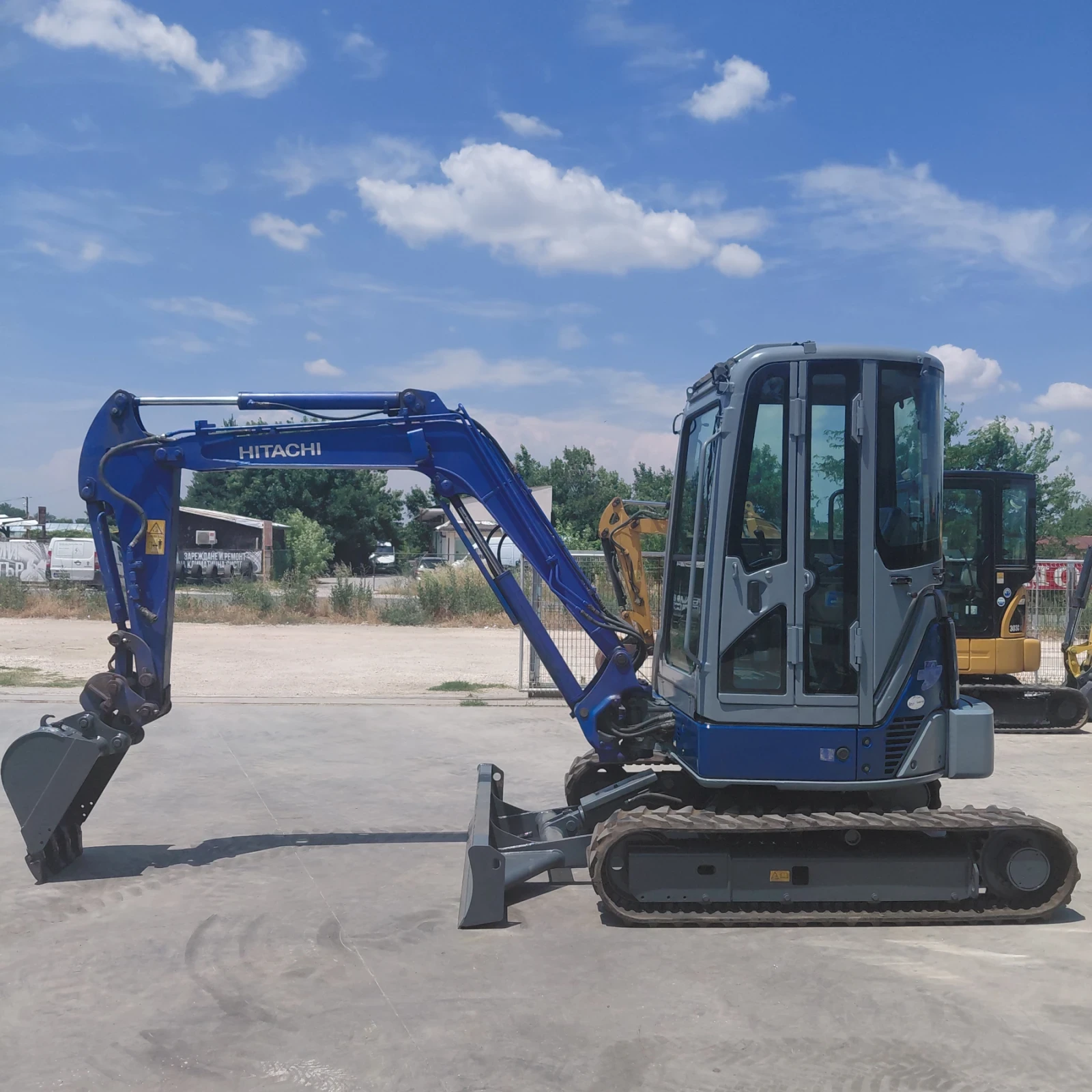 ����� Hitachi ZX35U * ��������, ������������, ����� �� ��� *  | Mobile.bg � ����������� 2