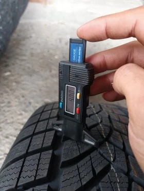 Гуми Зимни 255/65R18, снимка 6