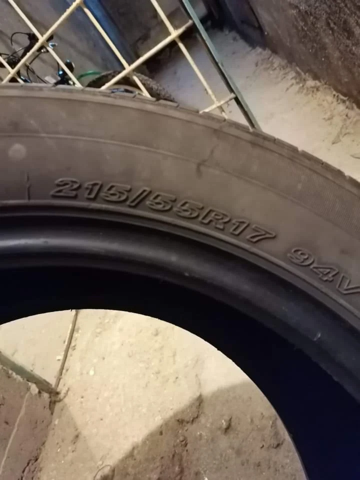 Гуми Летни 215/55R17, снимка 4 - Гуми и джанти - 48016953