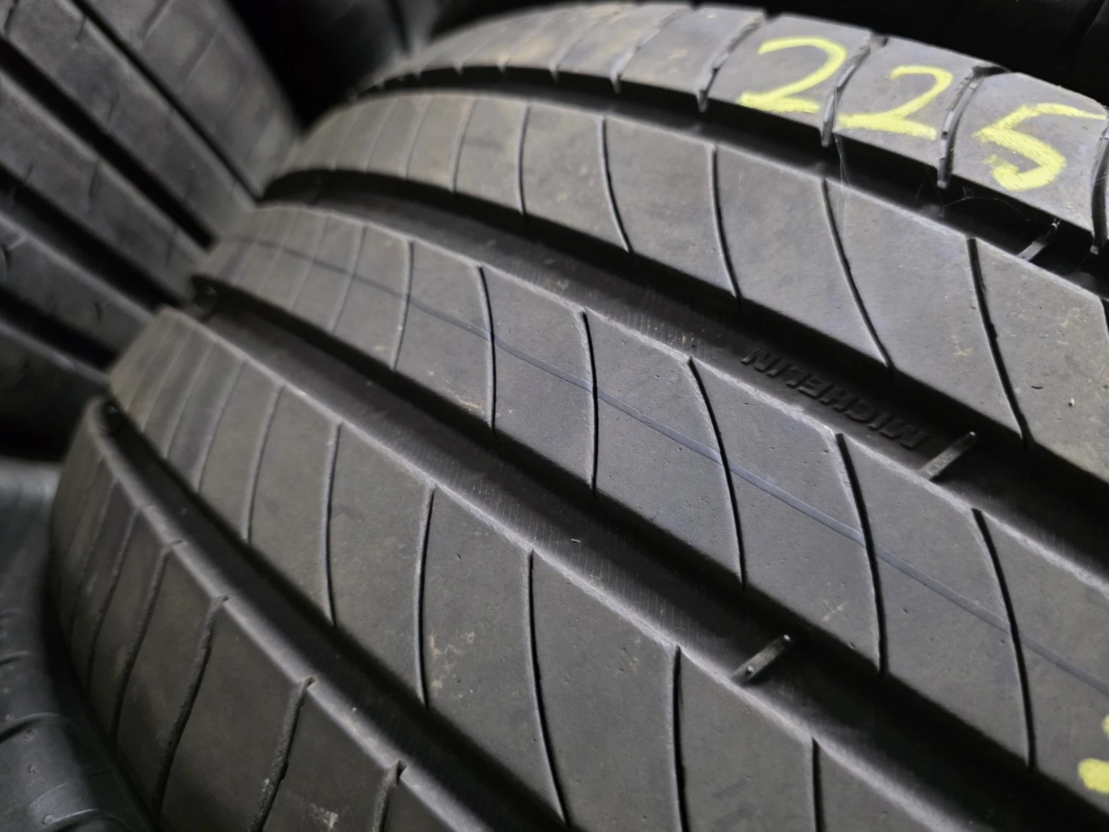 Гуми Летни 225/40R18, снимка 5 - Гуми и джанти - 56730699