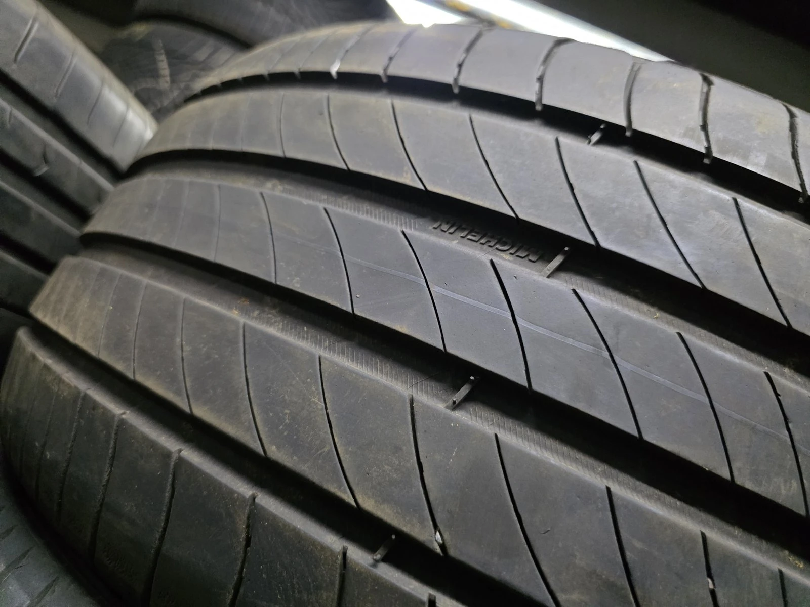 Гуми Летни 225/40R18, снимка 4 - Гуми и джанти - 56730699