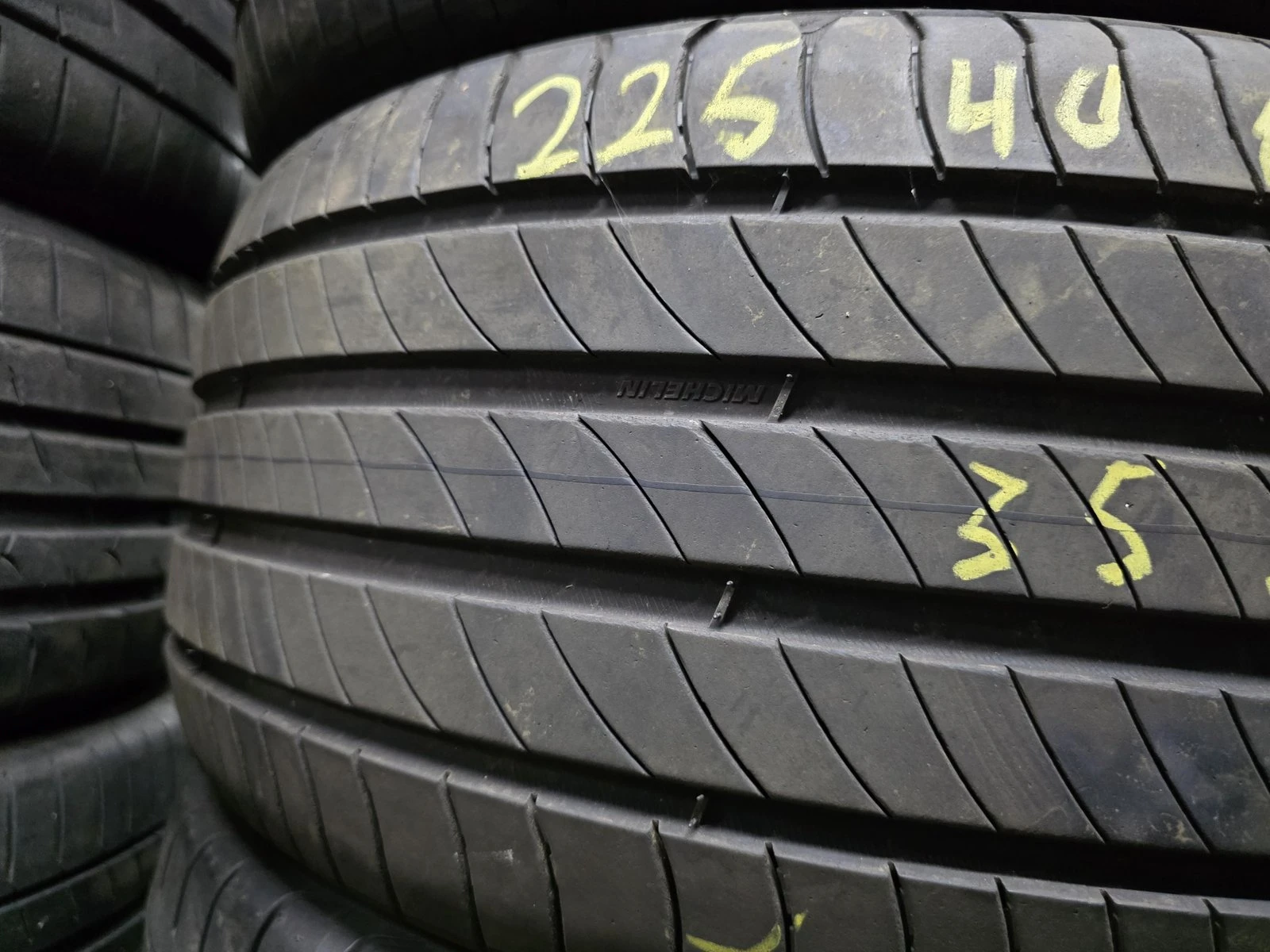 Гуми Летни 225/40R18