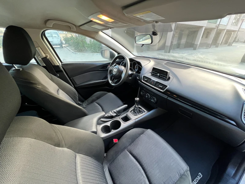 Mazda 3 2.0i SkyActiv, снимка 11 - Автомобили и джипове - 47536676