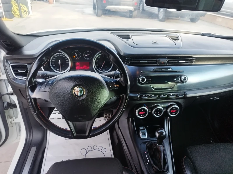 Alfa Romeo Giulietta 1.4TE, снимка 12 - Автомобили и джипове - 49104160