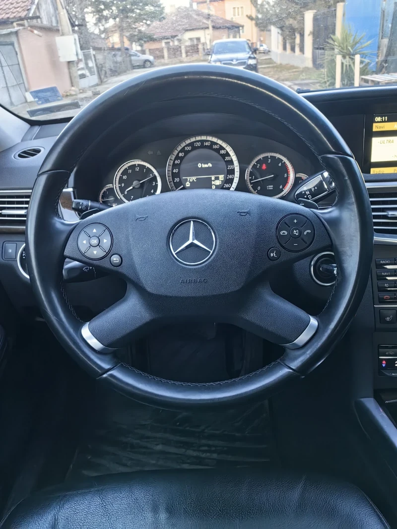 Mercedes-Benz E 350 4Матик, снимка 12 - Автомобили и джипове - 49379375