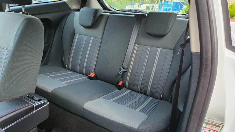 Ford Fiesta 1.6 Hdi Klimatik/Facelift, снимка 15 - Автомобили и джипове - 51386474